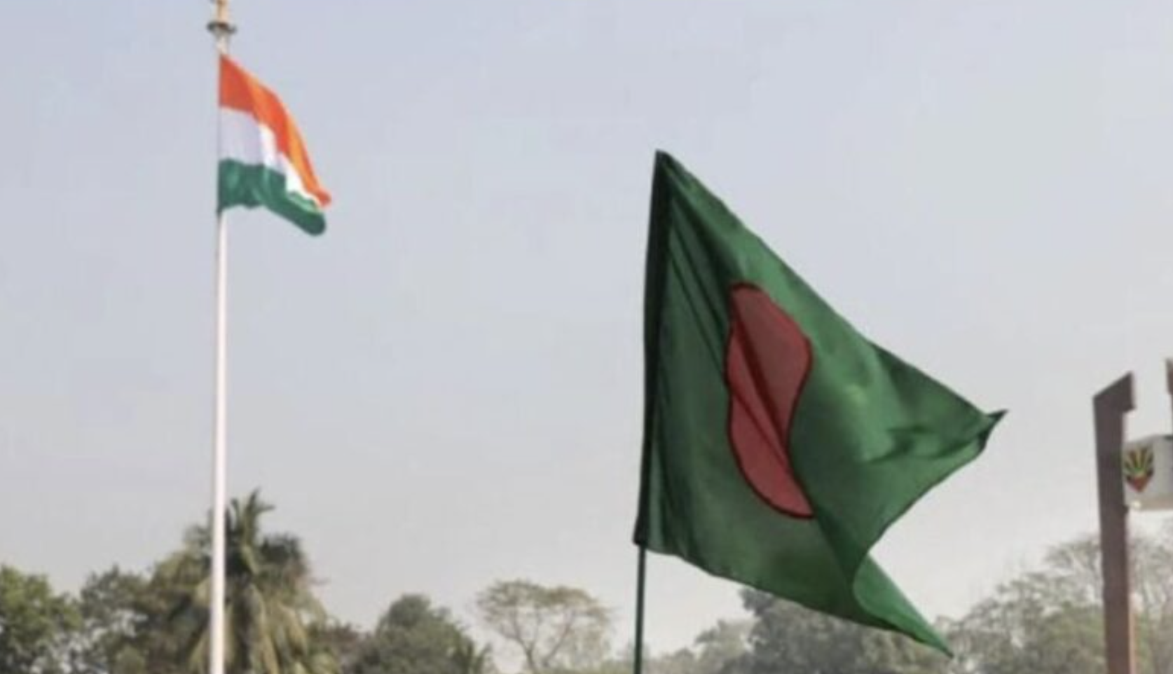 বাংলাদেশে সাড়ে ৮ হাজার অবৈধ ভারতীয় নাগরিক, চাকরী করছেন বিভিন্ন সেক্টরে