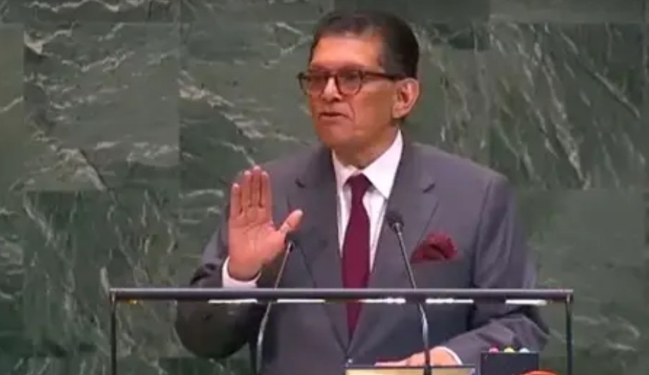 জাতিসংঘের সাধারণ পরিষদের সভাপতি হিসেবে খলিলুর রহমানের শপথ